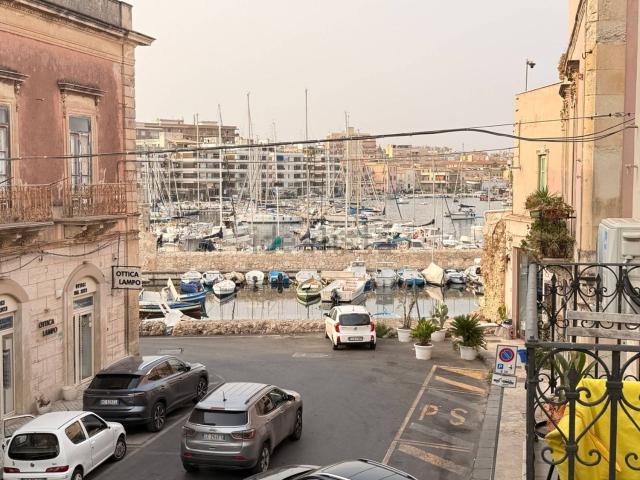 Appartamento in vendita di 120 m² in Via Eritrea, 9