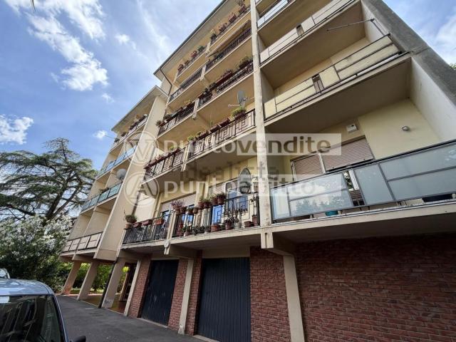 Appartamento in vendita di 120 m² in Via Eugenio Passamonti, 96