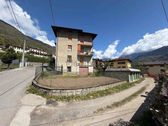 Appartamento in vendita di 120 m² in Via Europa, 3