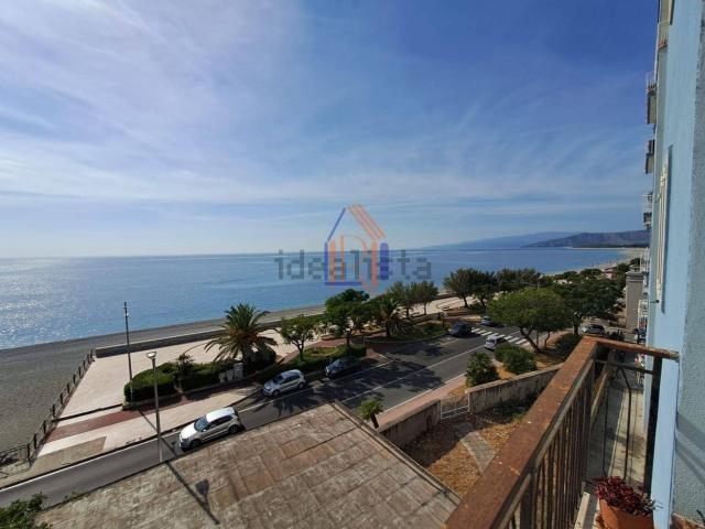 Appartamento in vendita di 120 m² in Via F.Caracciolo, 22