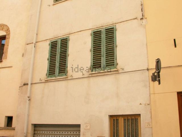 Appartamento in vendita di 120 m² in Via fra le Torri