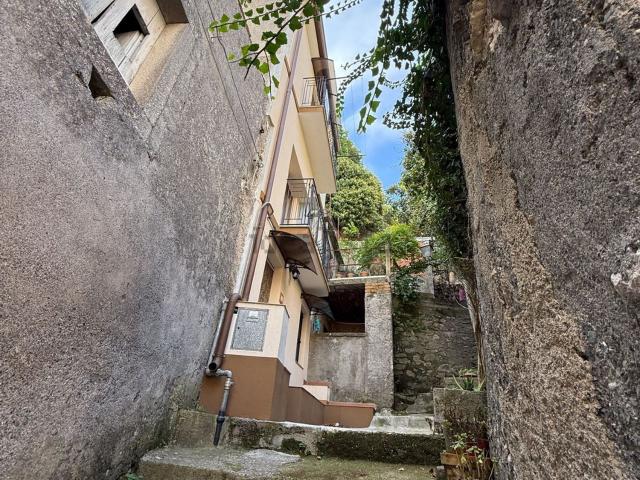 Appartamento in vendita di 120 m² in Via Francesco Orlando
