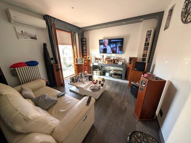 Appartamento in vendita di 120 m² in Via Fratelli Rosselli, 1