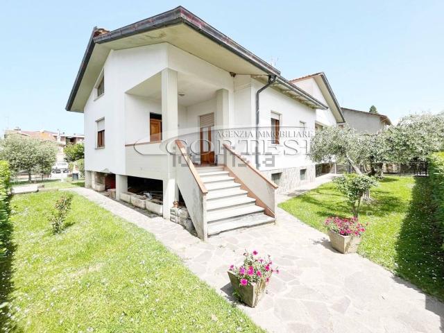 Appartamento in vendita di 120 m² in Via Fratelli Ramaccioni