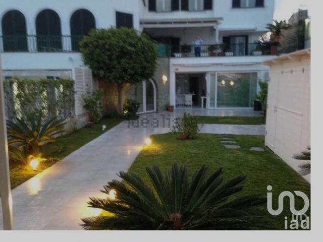 Appartamento in vendita di 120 m² in Via Iasolino