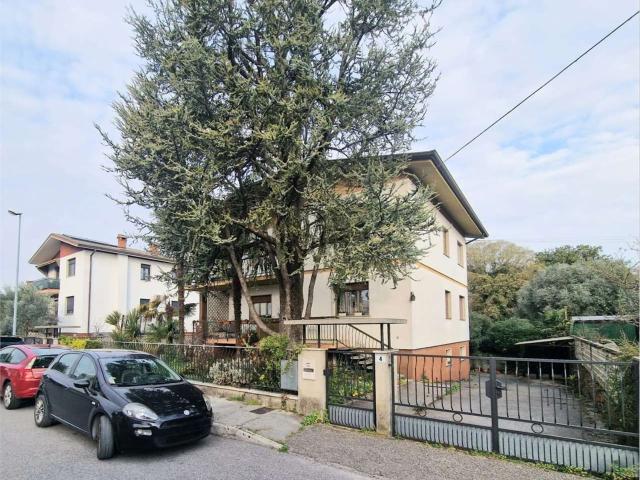 Appartamento in vendita di 120 m² in Via Ida Quaiatti