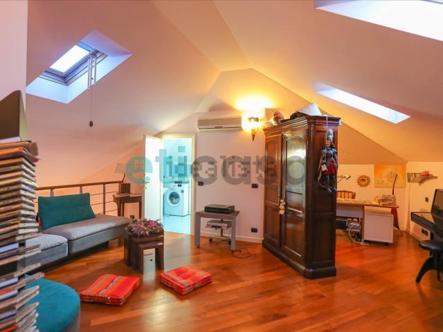 Appartamento in vendita di 120 m² in Via IV Novembre, 28