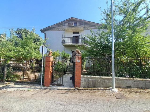 Appartamento in vendita di 120 m² in Via L. Ariosto, 4