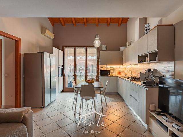 Appartamento in vendita di 120 m² in Via L. Einaudi