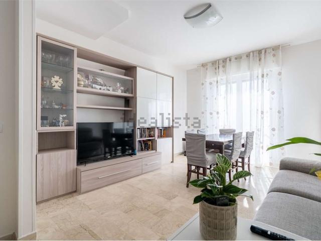 Appartamento in vendita di 120 m² in Via L. Spallanzani, 13