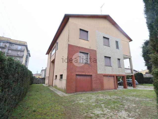 Appartamento in vendita di 120 m² in Via Legnaghese