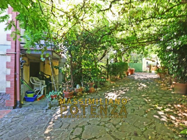Appartamento in vendita di 120 m² in Via Lucchese, 201