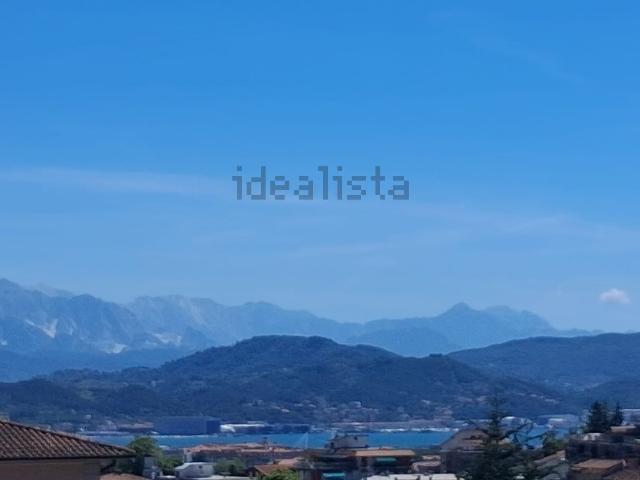 Appartamento in vendita di 120 m² in Via Luigi Cozzani