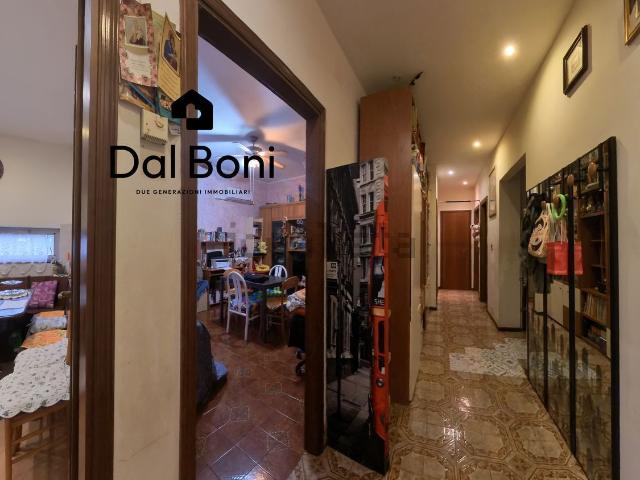 Appartamento in vendita di 120 m² in Via Luigi Venzano, 31