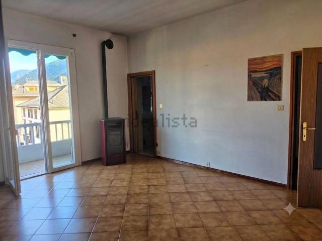 Appartamento in vendita di 120 m² in Via Monte Grappa, 35