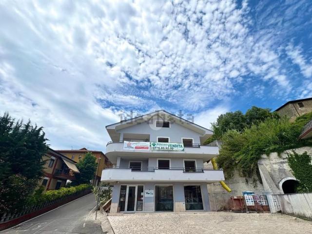 Appartamento in vendita di 120 m² in Via Montecassino, 51