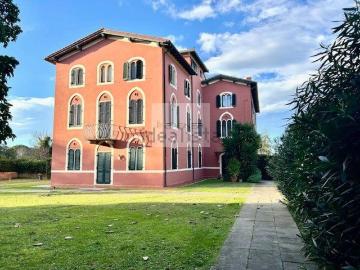 Appartamento in vendita di 120 m² in Via Montecassino