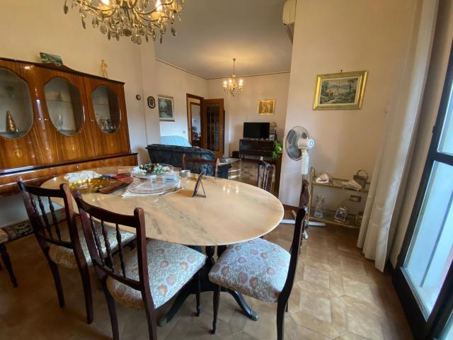 Appartamento in vendita di 120 m² in Via Montefiorino