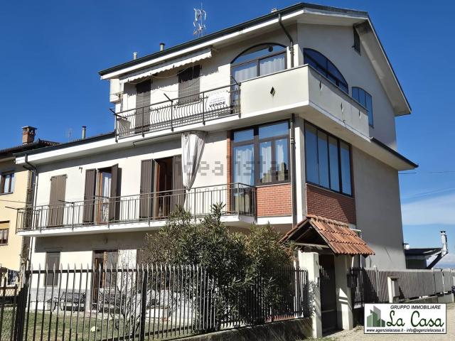 Appartamento in vendita di 120 m² in Via Matt. e Giov. Griva, 11