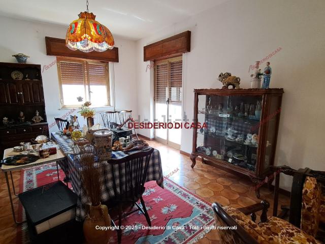 Appartamento in vendita di 120 m² in Via Madonna del Ponte, 3