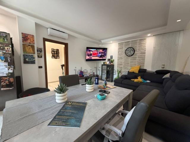 Appartamento in vendita di 120 m² in Via Manzolino Est, 2