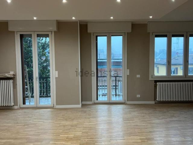 Appartamento in vendita di 120 m² in Via Marco Emilio Lepido