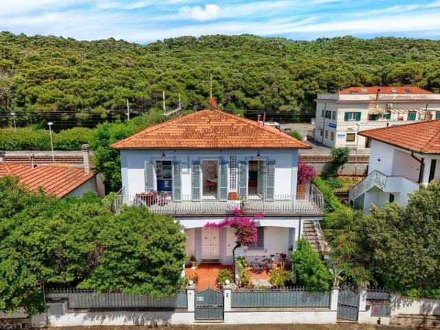 Appartamento in vendita di 120 m² in Via Mario Puccini, 89