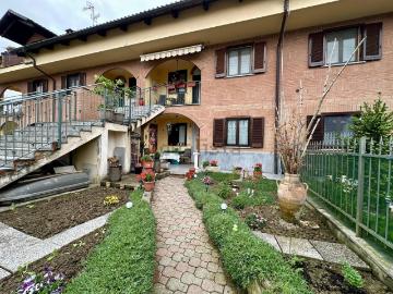Appartamento in vendita di 120 m² in Via Martiri della Libertà, 11