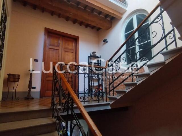 Appartamento in vendita di 120 m² in Via Nazionale, 1105