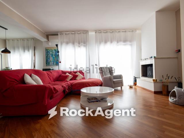 Appartamento in vendita di 120 m² in Via Nicola Lombardi, 4