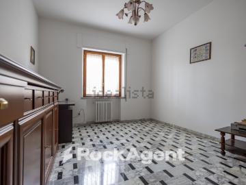 Appartamento in vendita di 120 m² in Via Nicola Lombardi, 9