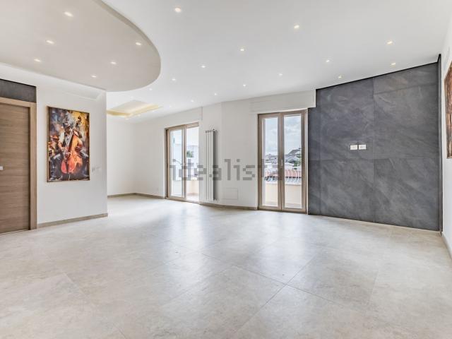 Appartamento in vendita di 120 m² in Via Nino Bixio