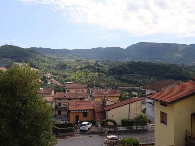 Appartamento in vendita di 120 m² in Via Nuova per Schignano