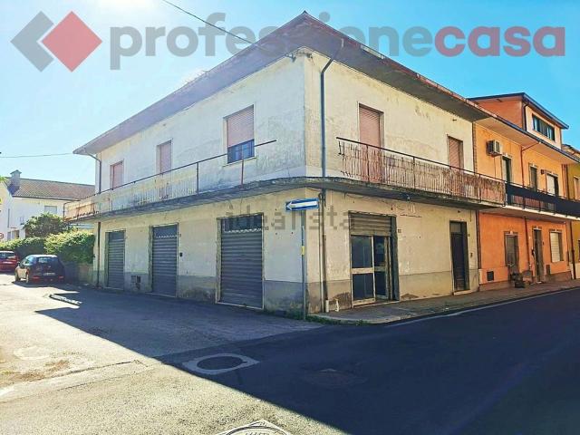 Appartamento in vendita di 120 m² in Via Soldato Ignoto