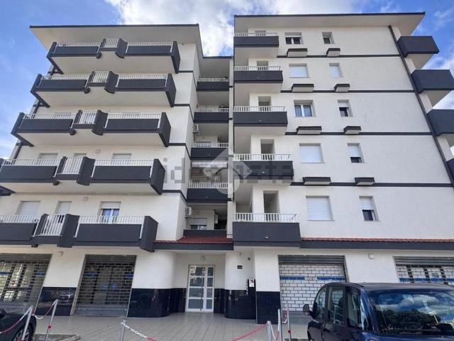 Appartamento in vendita di 120 m² in Via Sorda Sampieri, 116