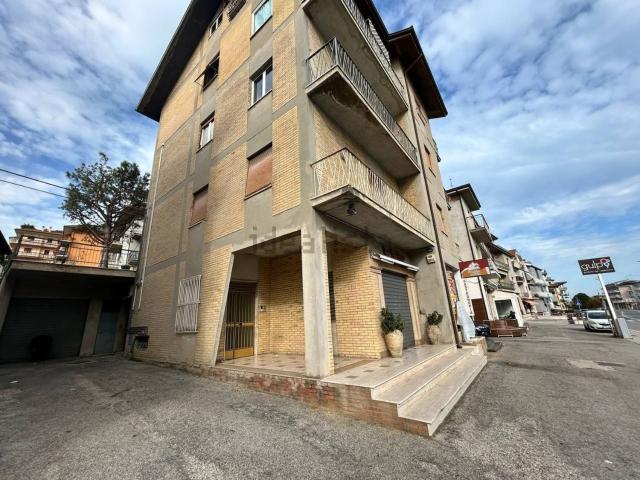 Appartamento in vendita di 120 m² in Via Salaria, 85