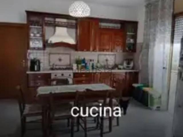 Appartamento in vendita di 120 m² in Via Salvo D&apos Acquisto