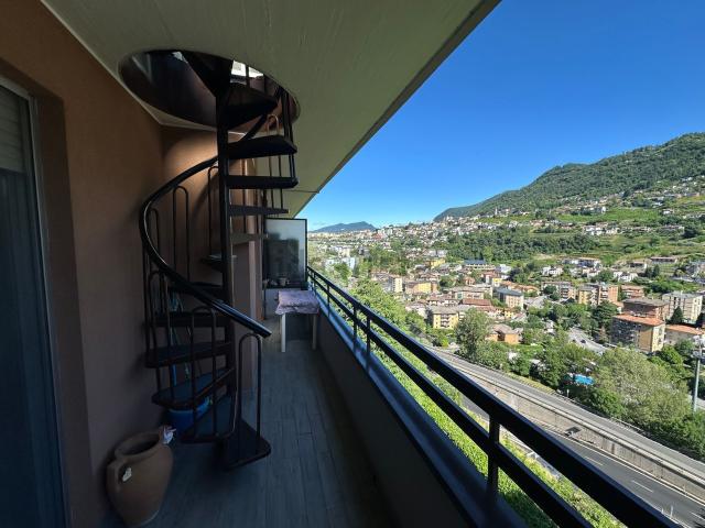 Appartamento in vendita di 120 m² in Via Salvatore Quasimodo, 19