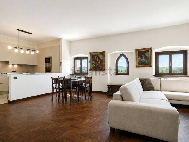 Appartamento in vendita di 120 m² in Via San Matteo alla Benaglia, 24