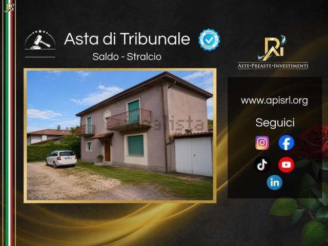 Appartamento in vendita di 120 m² in Via San Gregorio
