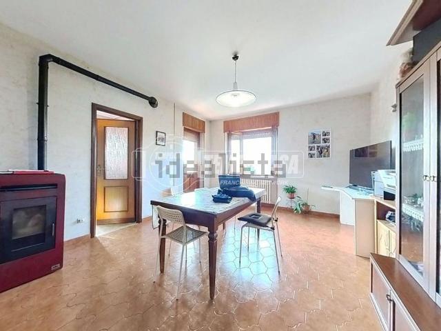 Appartamento in vendita di 120 m² in Via San Pietro, 26