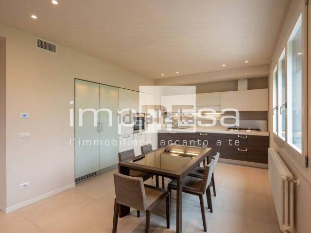 Appartamento in vendita di 120 m² in Via San Rocco