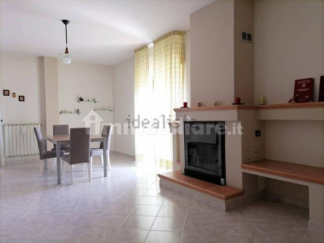 Appartamento in vendita di 120 m² in Via Sandro Pertini, 26