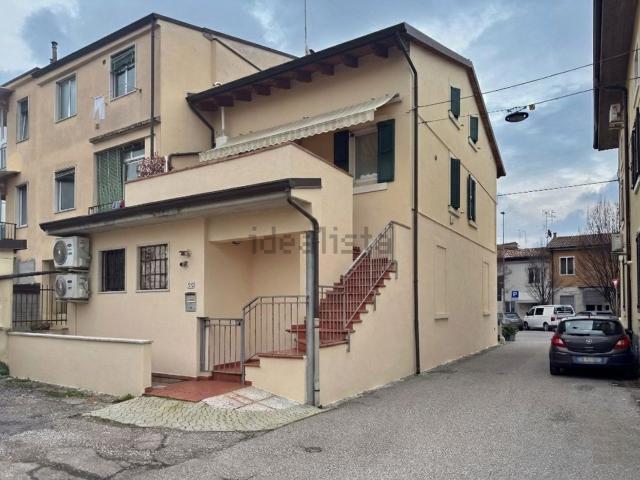 Appartamento in vendita di 120 m² in Via Scuderlando, 308