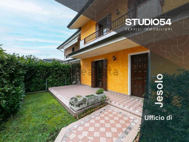 Appartamento in vendita di 120 m² in Via P. Sepulcri, 11