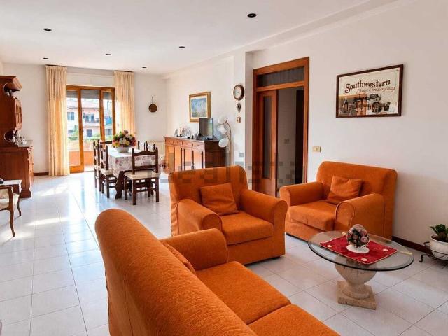 Appartamento in vendita di 120 m² in Via Serraia