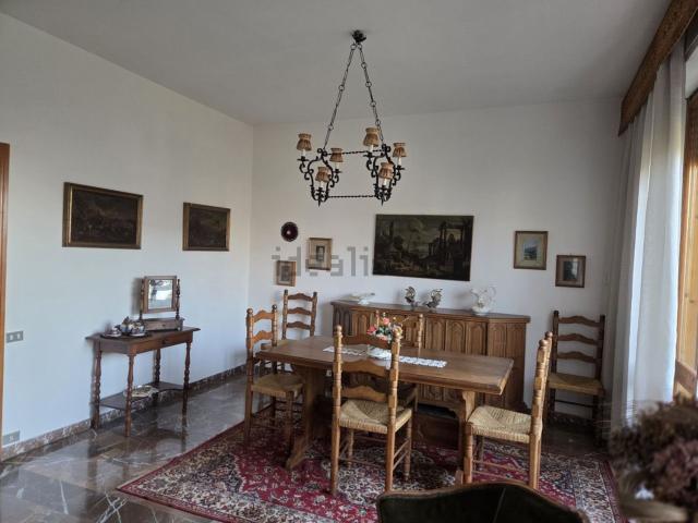 Appartamento in vendita di 120 m² in Via Siena