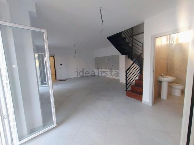 Appartamento in vendita di 120 m² in Via P. Musone, 40