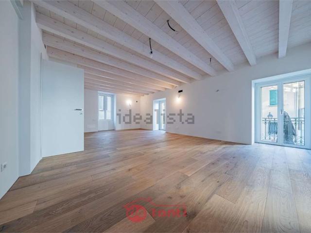 Appartamento in vendita di 120 m² in Via Paolo Bossi, 42