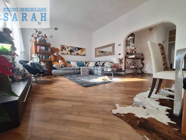 Appartamento in vendita di 120 m² in Via Pietro Maroncelli, 150